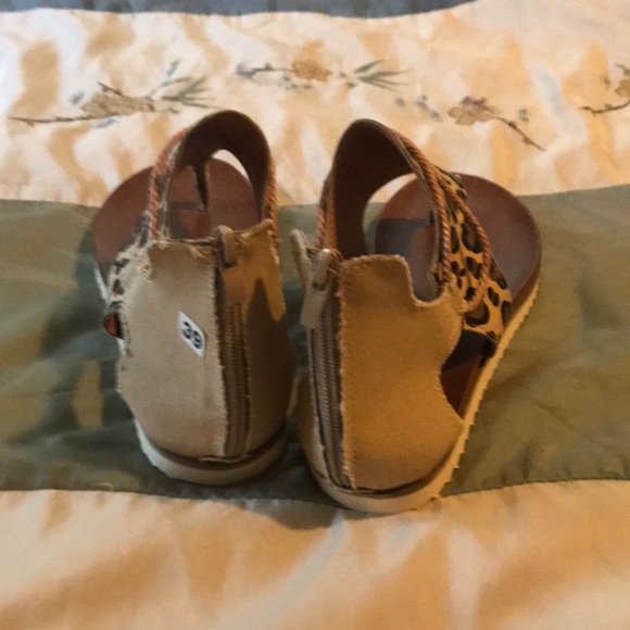 NWOB leopard canvas sandals size 39 - Picture 4 of 7